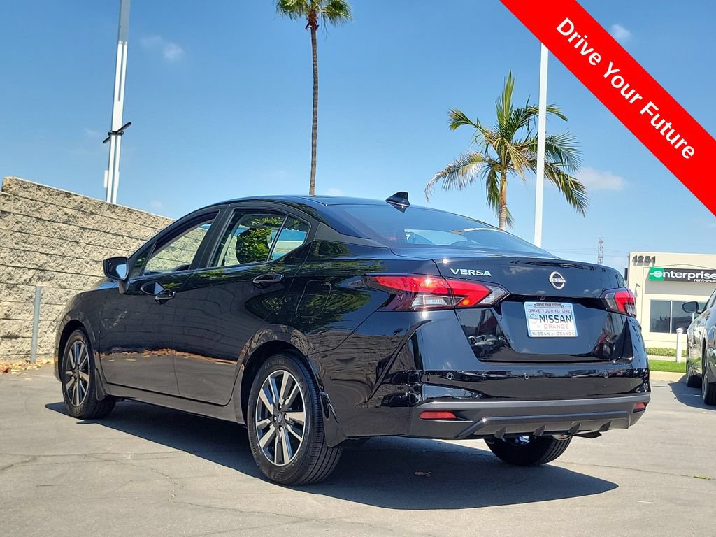 Used 2025 Nissan Versa SV w/ Trunk Package FWD image 2