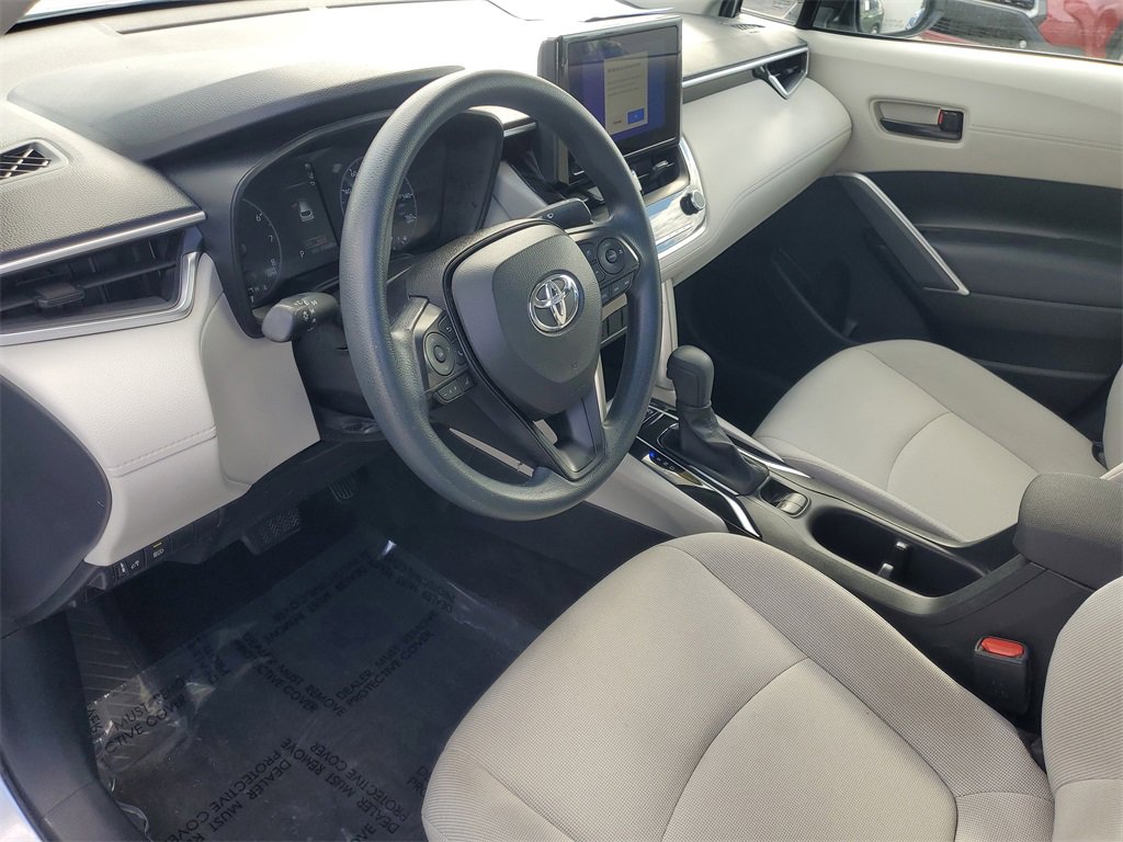 Used 2023 Toyota Corolla Cross L image 16