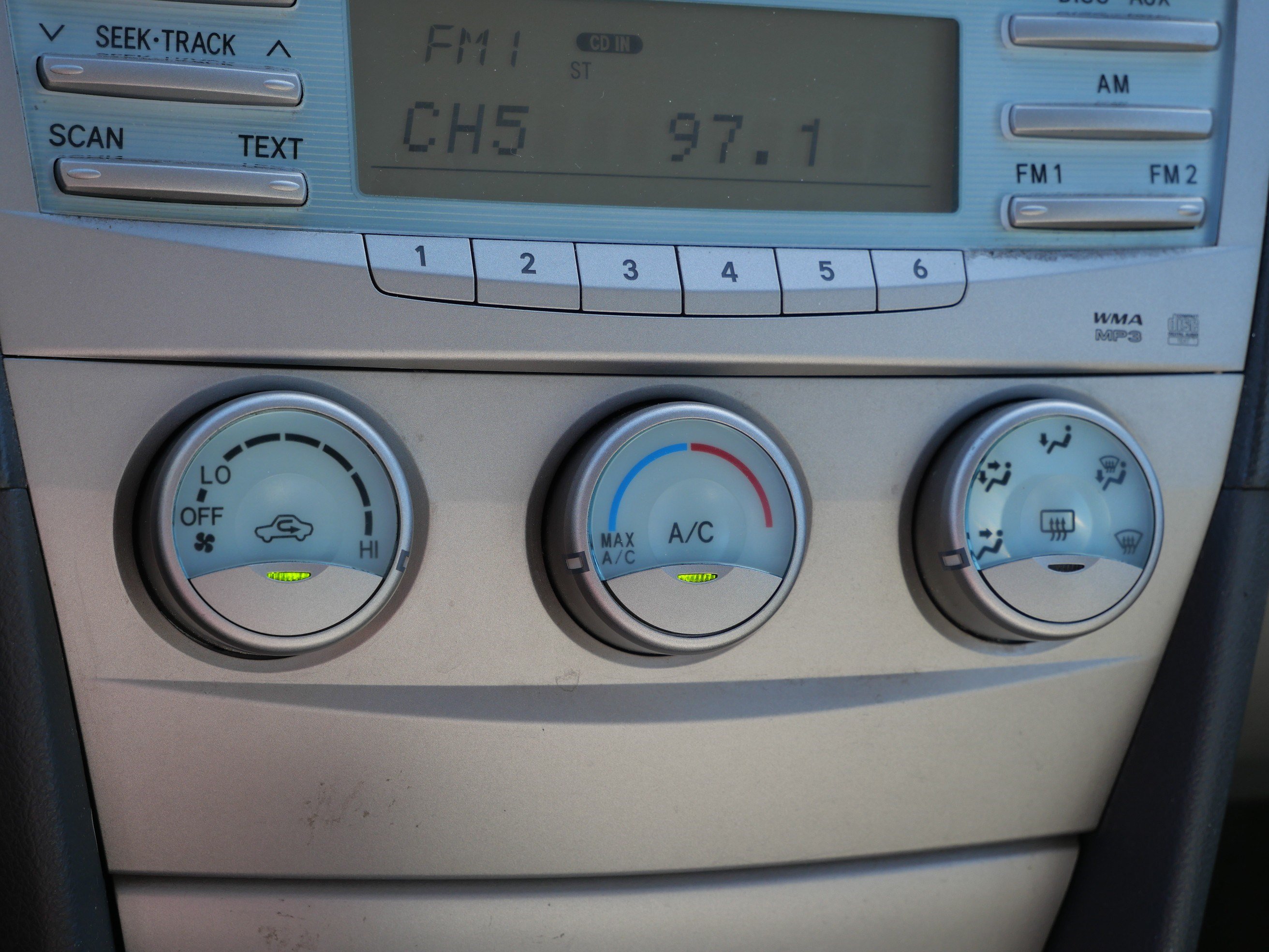 Used 2008 Toyota Camry LE FWD image 23