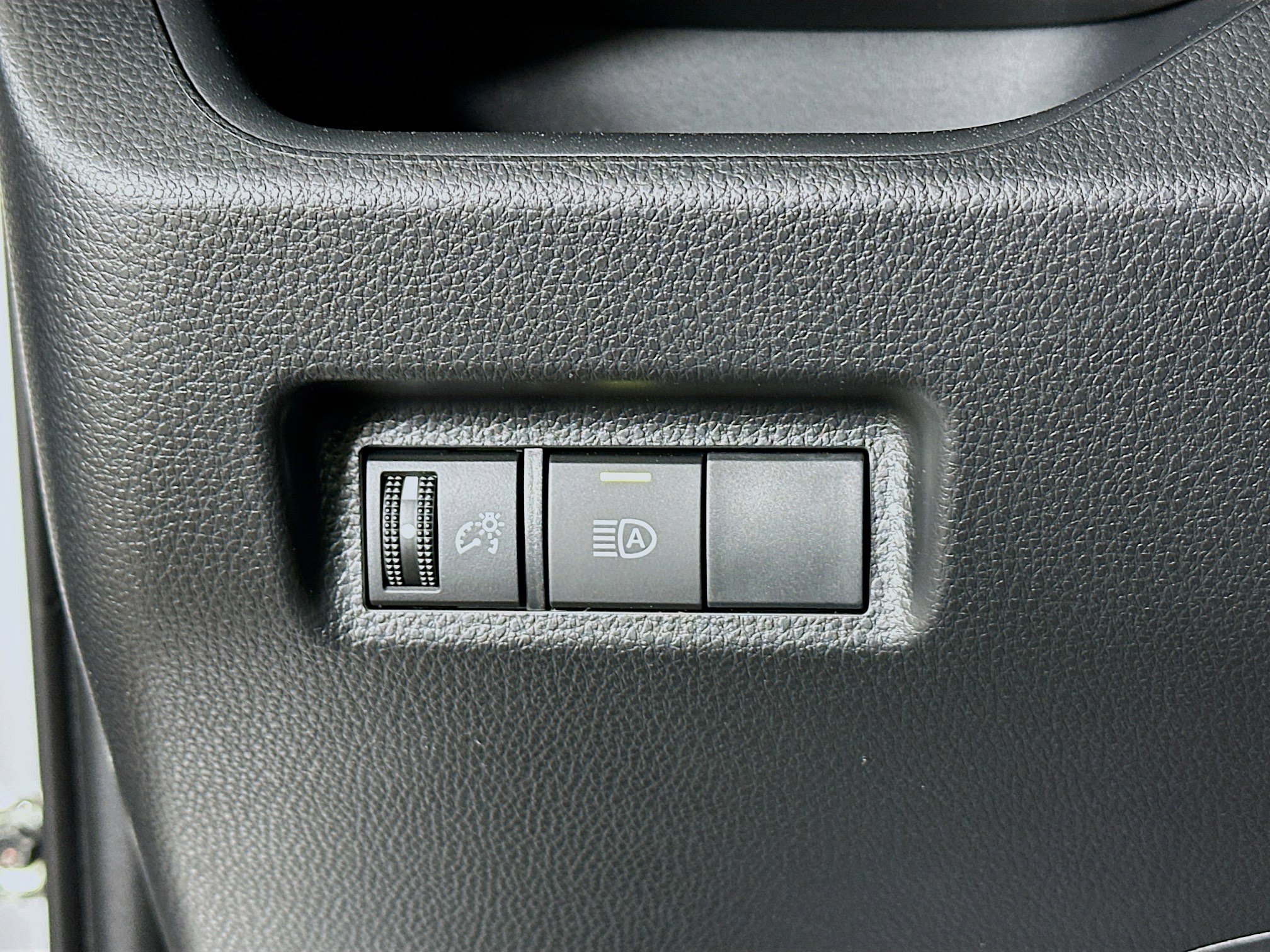 Used 2025 Toyota RAV4 XLE image 17