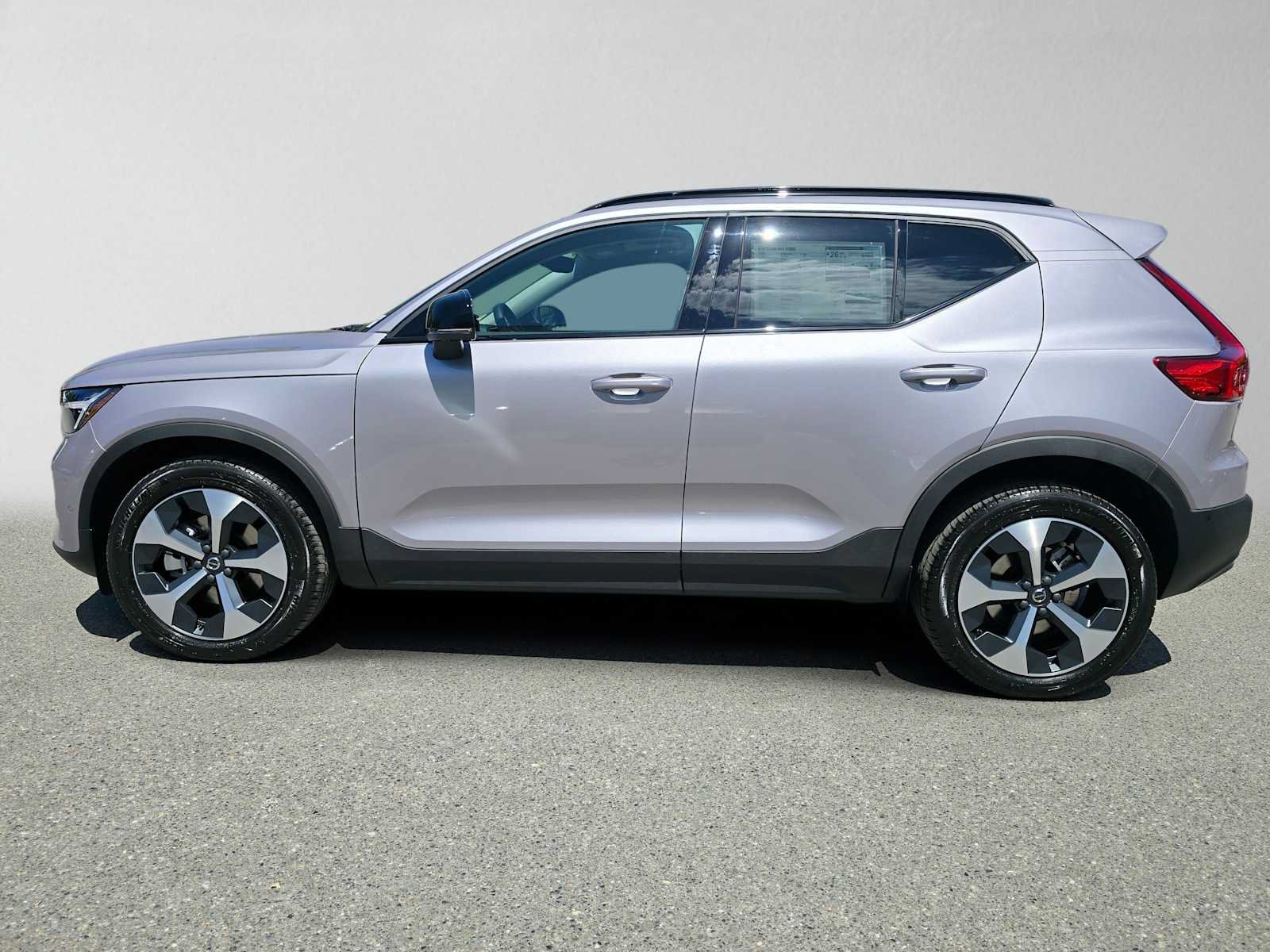 New 2026 Volvo XC40 B5 Plus w/ Protection Package Premier AWD/4WD image 6