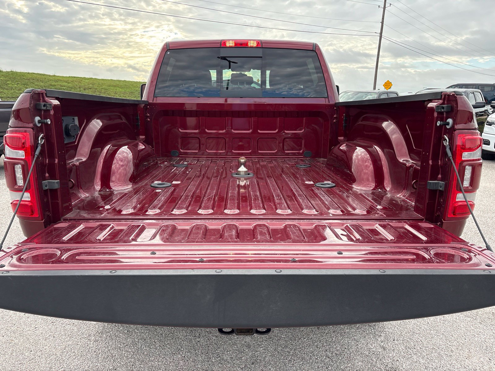 Used 2024 RAM 2500 Tradesman w/ Chrome Appearance Group AWD/4WD image 28