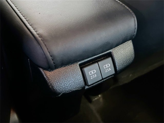 Used 2021 Toyota Prius XLE image 26