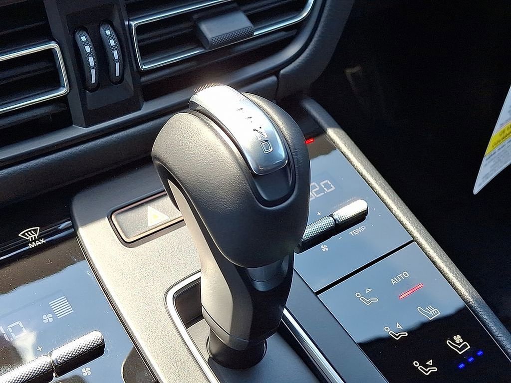 Used 2025 Porsche Macan image 17