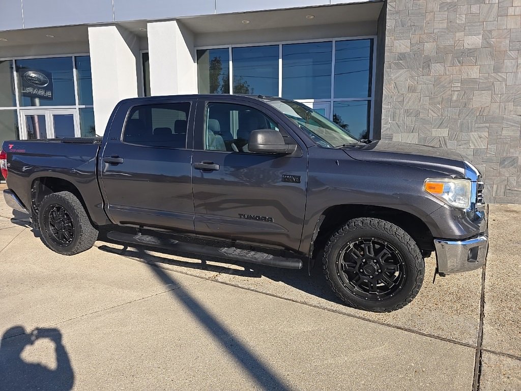 Used 2016 Toyota Tundra SR5 w/ SR5 Upgrade Package image 2