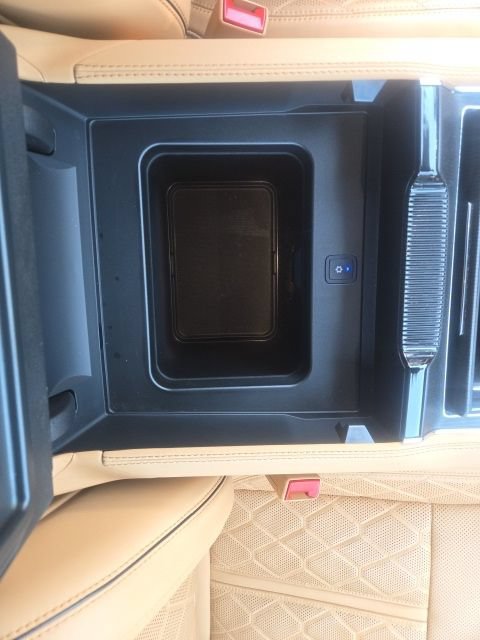 Used 2025 Jeep Grand Wagoneer L Series III w/ Rear Seat Video Group 1 AWD/4WD image 45