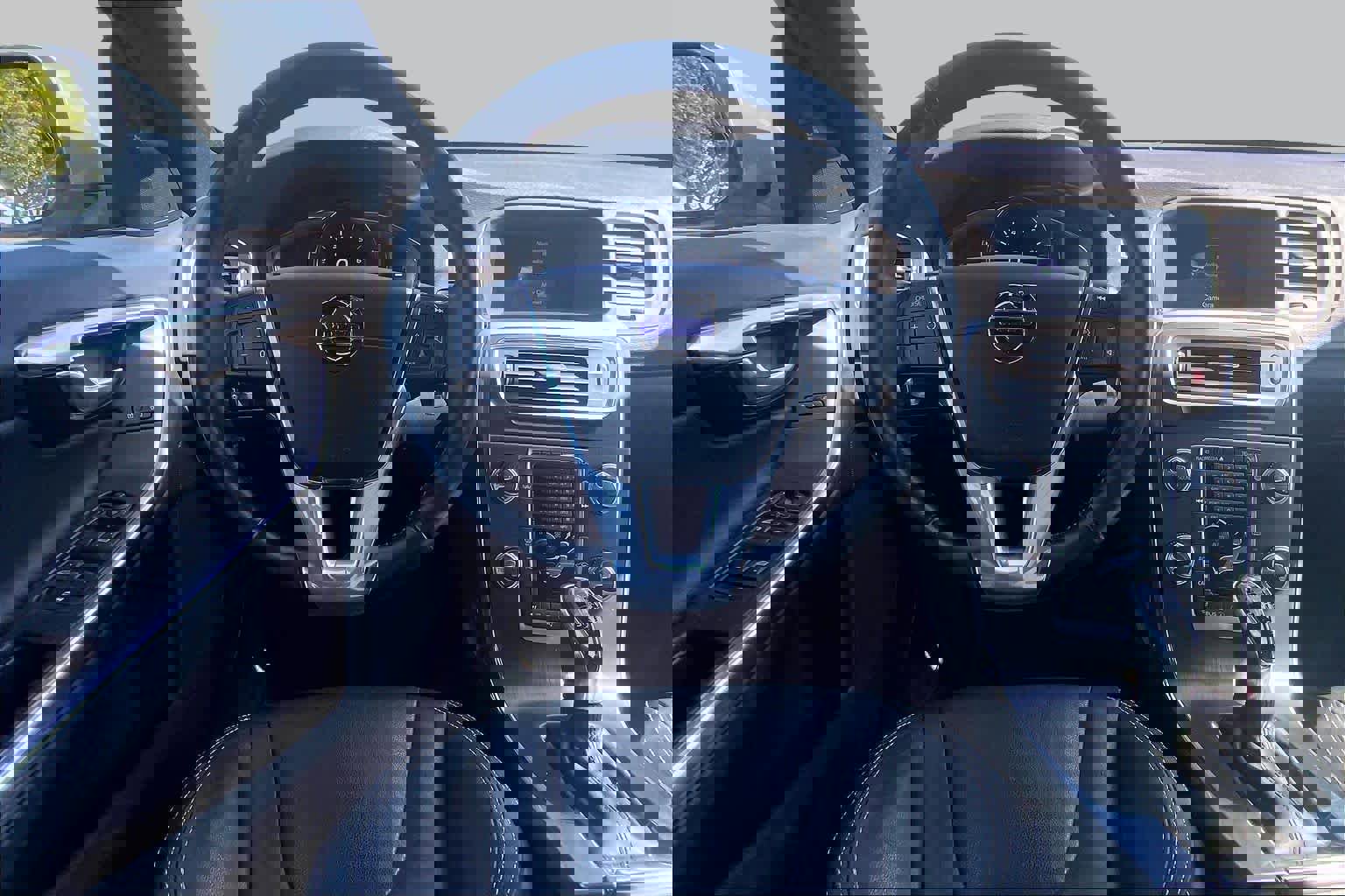 Used 2016 Volvo V60 T5 Premier w/ Convenience Package image 5