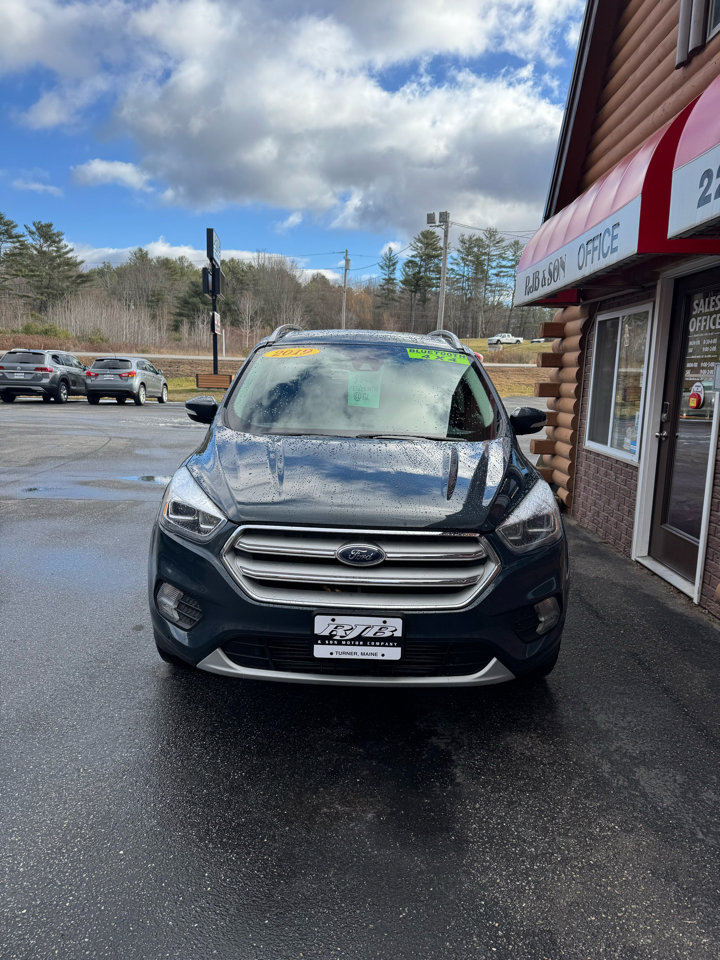 Used 2019 Ford Escape Titanium image 3
