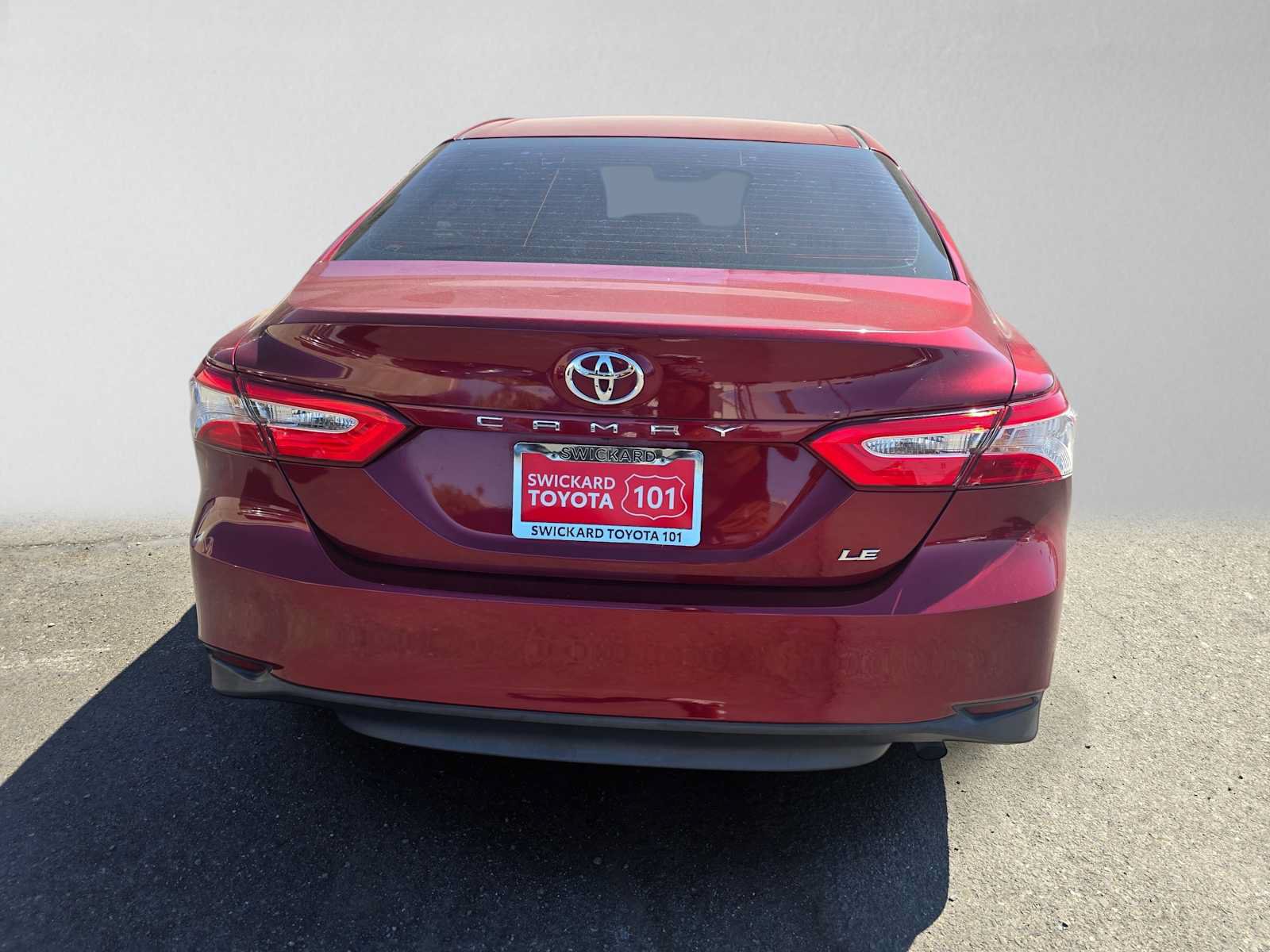 Used 2018 Toyota Camry LE FWD image 4