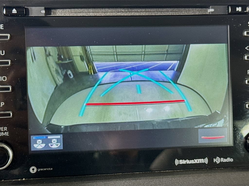 Used 2018 Toyota Sienna Limited FWD image 32
