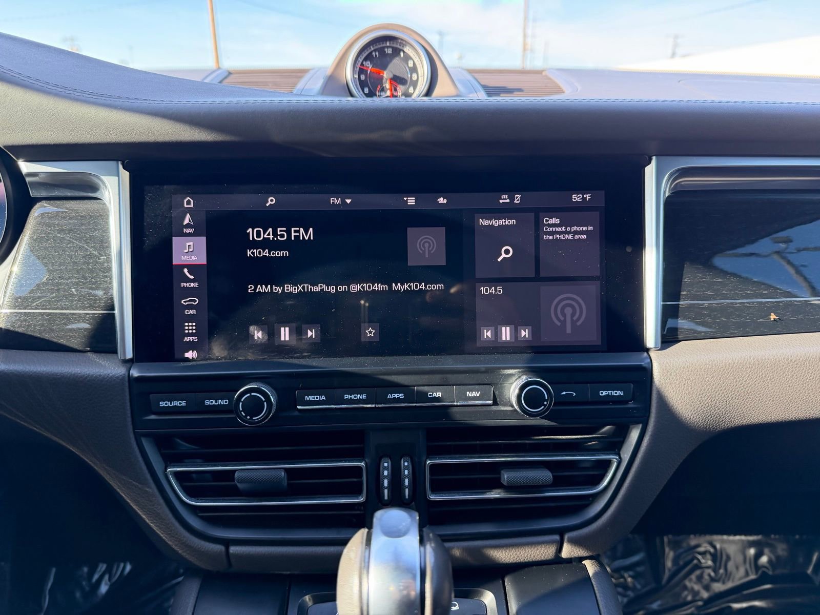 Used 2021 Porsche Macan Turbo image 15