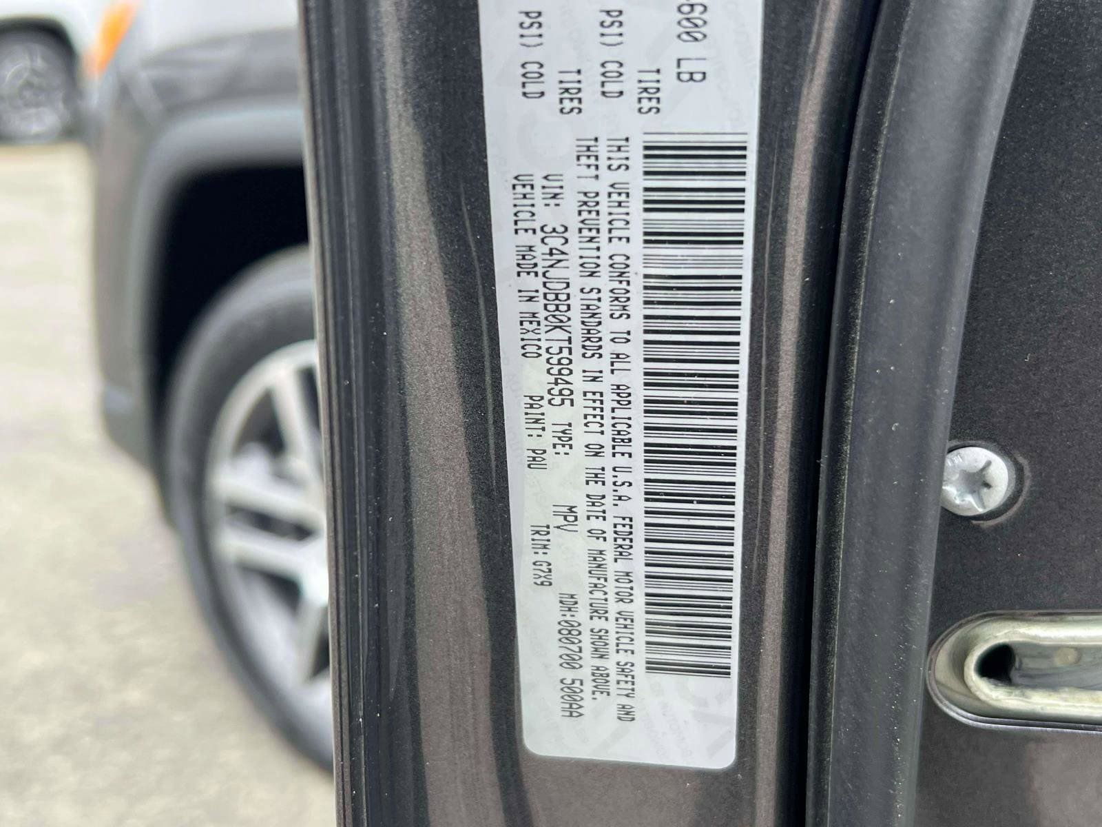 Used 2019 Jeep Compass Latitude w/ Cold Weather Group AWD/4WD image 31