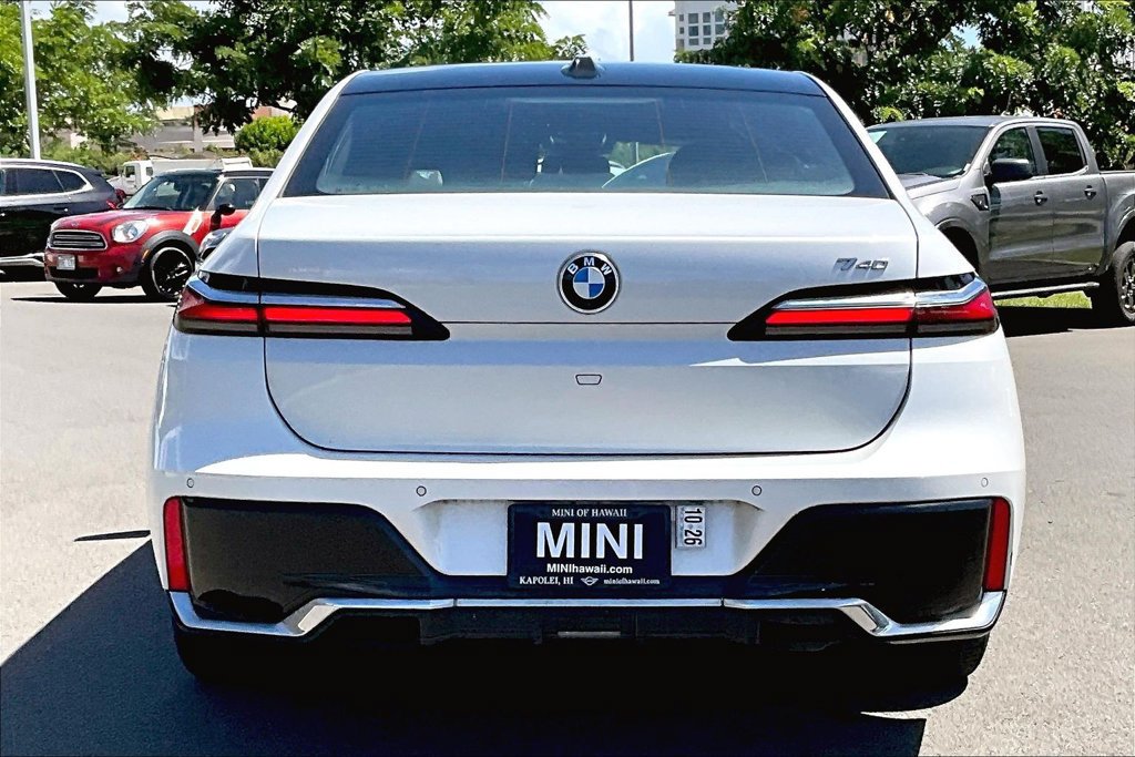 Used 2023 BMW 740i RWD image 4