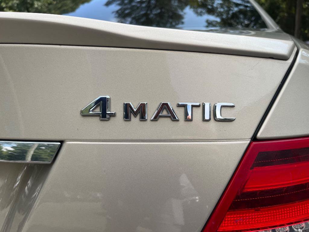 Used 2012 Mercedes-Benz C 300 4MATIC Sedan image 7