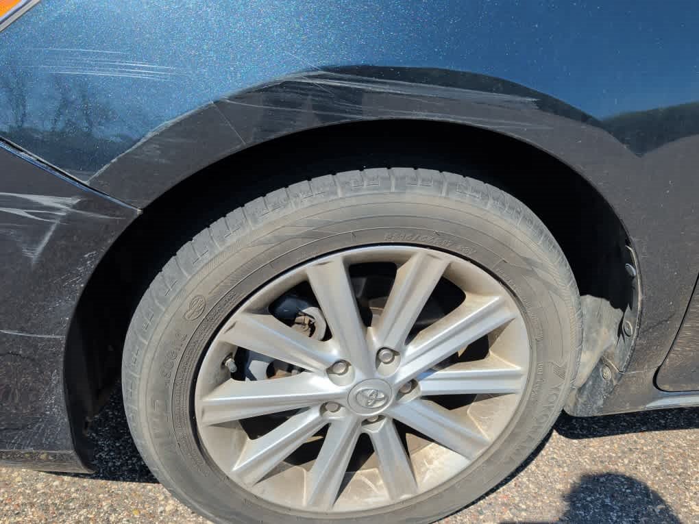 Used 2013 Toyota Camry XLE w/ Leather Pkg FWD image 9