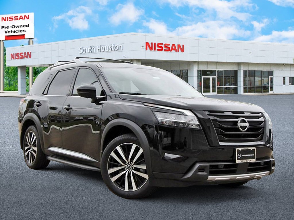 Certified 2024 Nissan Pathfinder Platinum w/ Cargo Package FWD image 1