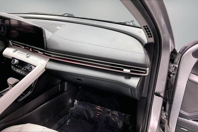 Used 2023 Hyundai Elantra Limited FWD image 25