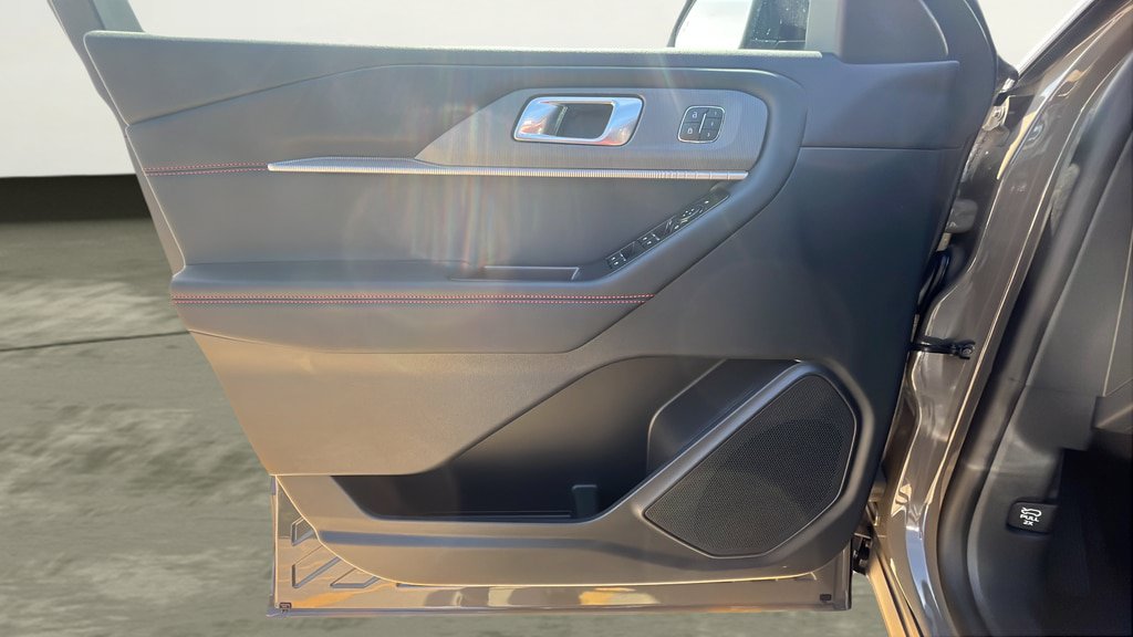 New 2026 Ford Explorer ST-Line w/ ST-Line Street Pack AWD/4WD image 15