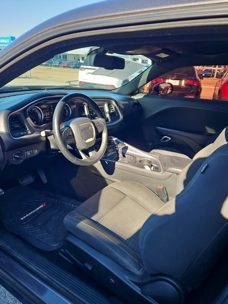 Used 2019 Dodge Challenger SXT RWD image 12