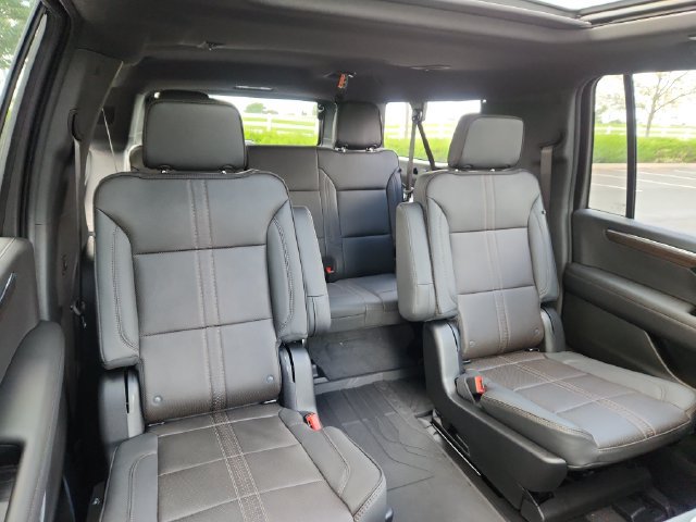 New 2026 Chevrolet Suburban High Country AWD/4WD image 17