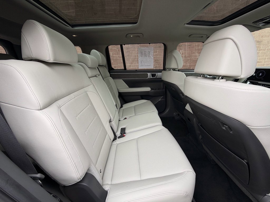 Used 2024 Hyundai Santa Fe Limited image 24