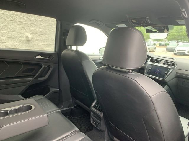 Used 2022 Volkswagen Tiguan SE R-Line image 45