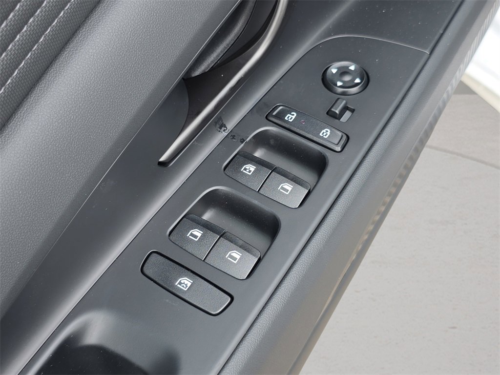 New 2025 Hyundai Elantra SEL image 18