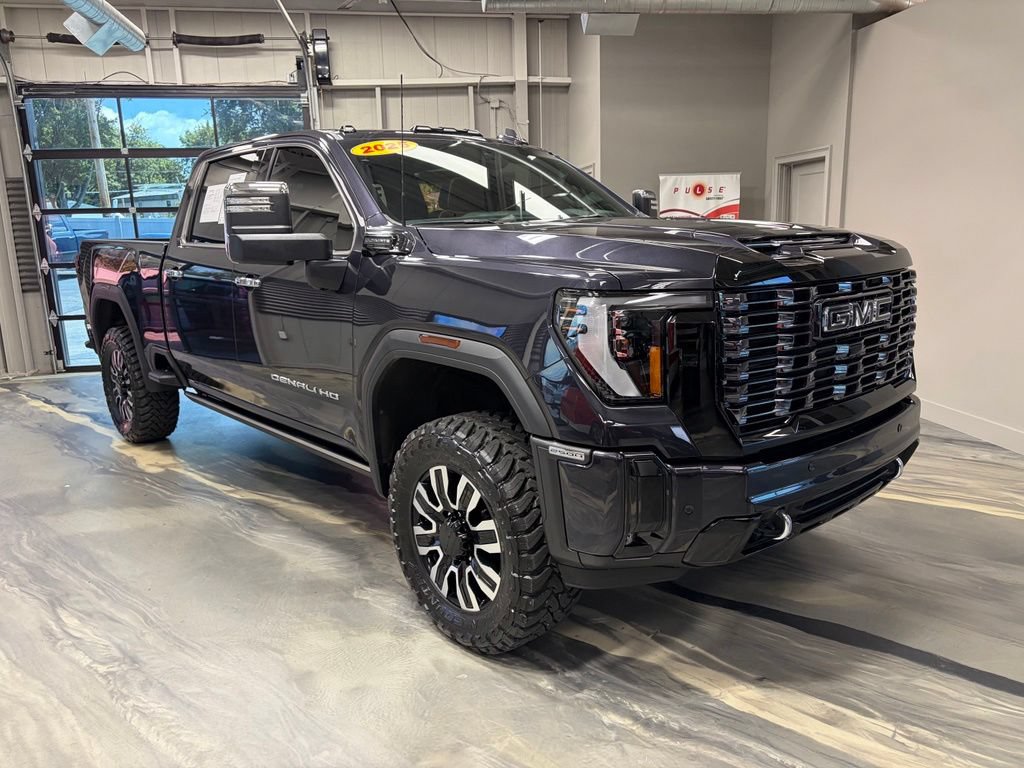 Used 2025 GMC Sierra 2500 Denali Ultimate AWD/4WD image 1