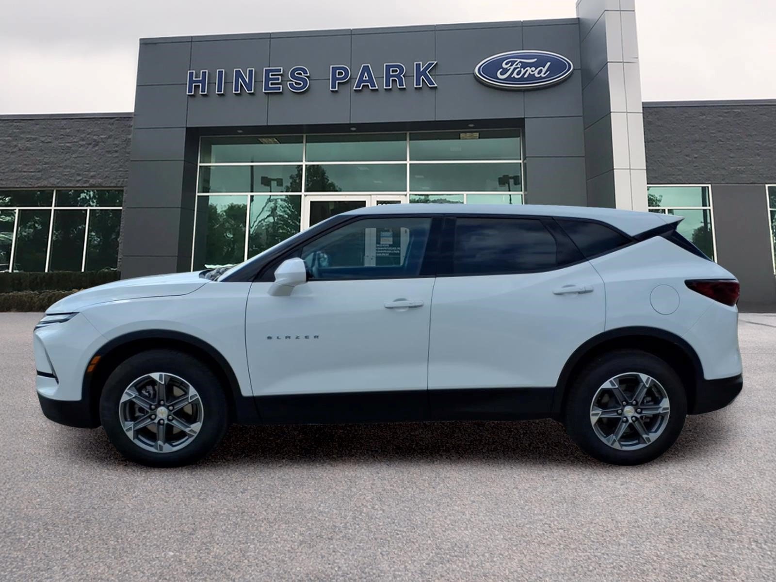Used 2025 Chevrolet Blazer LT AWD/4WD image 4