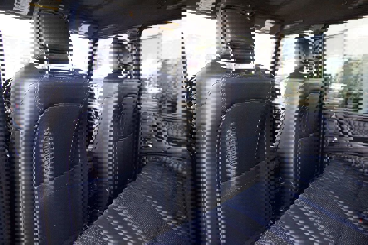 Used 2015 Mercedes-Benz G 63 AMG 4MATIC w/ PA6 Package image 34