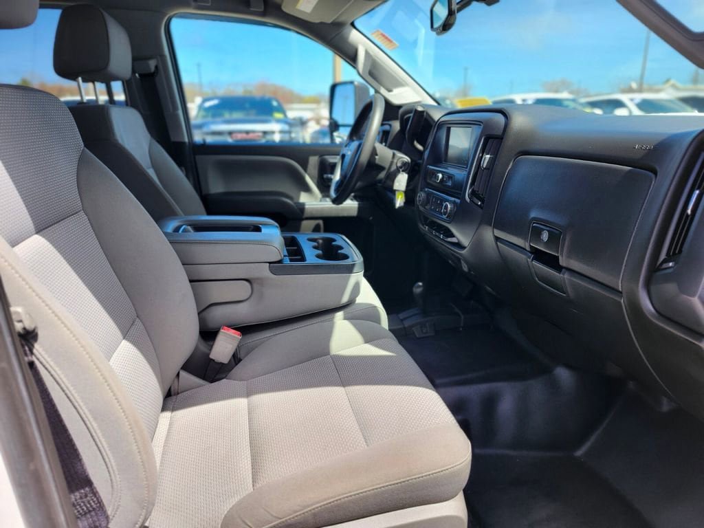 Used 2018 Chevrolet Silverado 2500 W/T w/ Snow Plow Prep Package AWD/4WD image 9