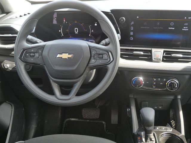 Used 2025 Chevrolet TrailBlazer LS w/ LS Convenience Package AWD/4WD image 15