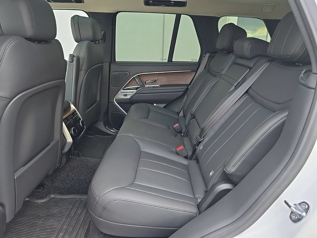 New 2025 Land Rover Range Rover SE AWD/4WD image 7