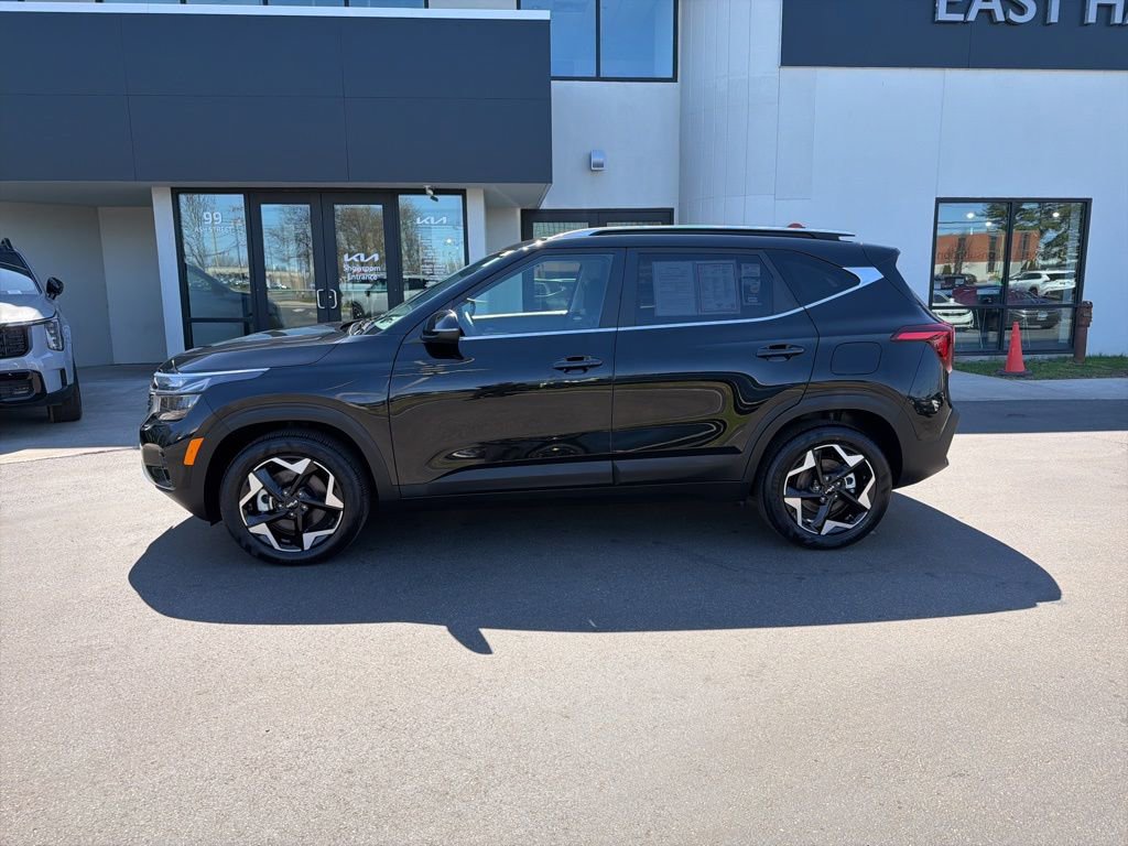 Used 2025 Kia Seltos EX w/ EX Sunroof Package image 2