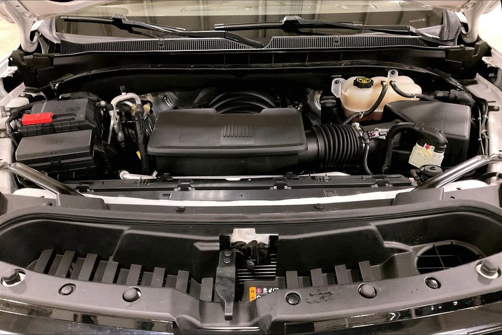 Used 2023 Chevrolet Suburban Premier image 10