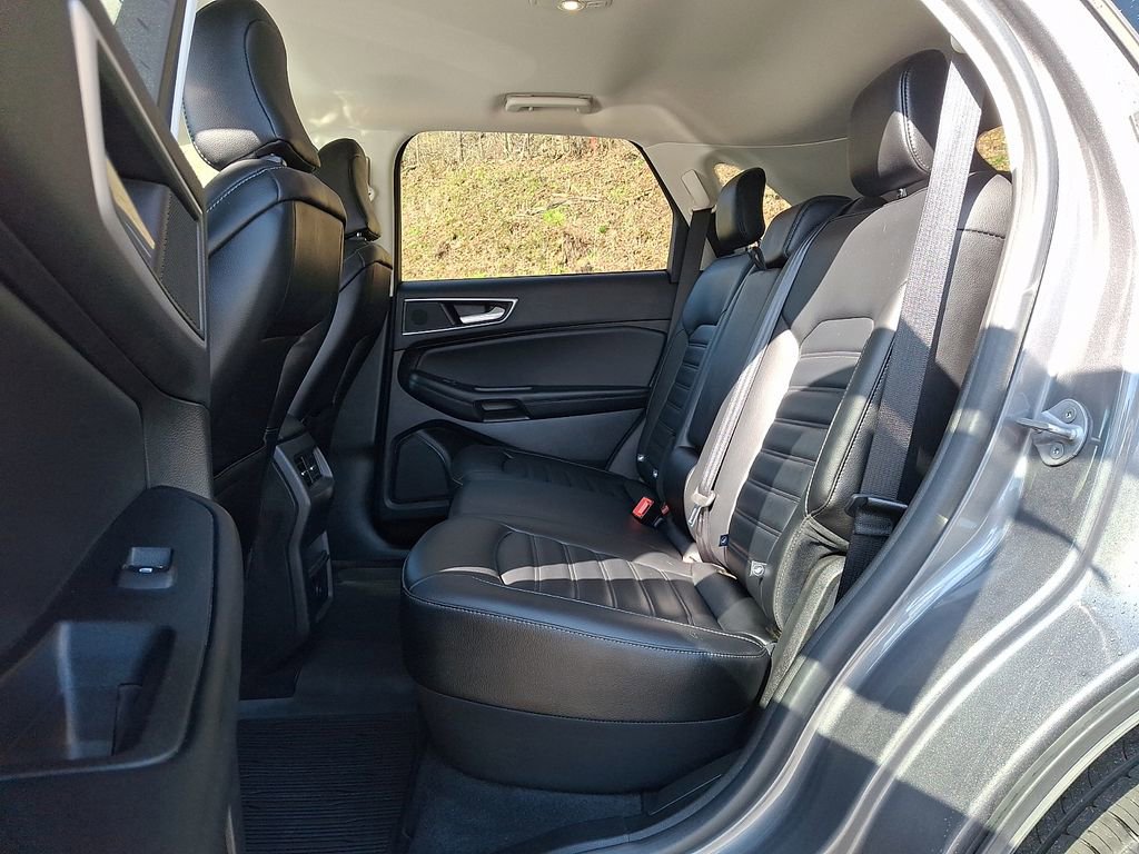 Used 2024 Ford Edge SEL image 10