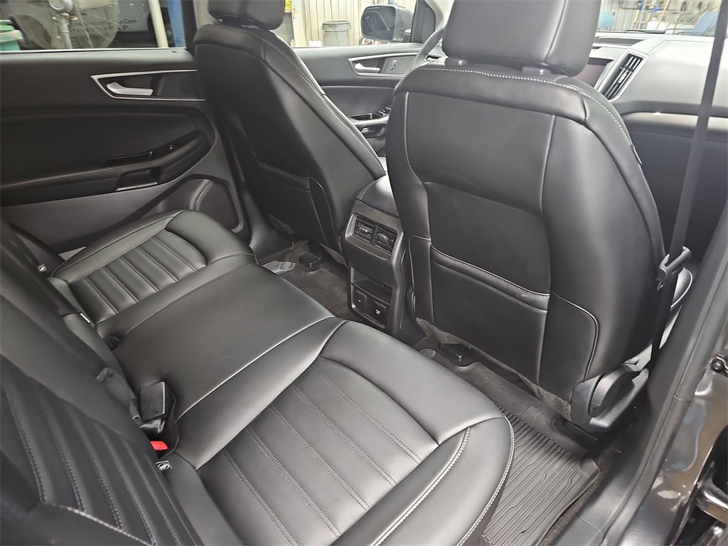 Used 2020 Ford Edge SEL w/ Convenience Package image 11