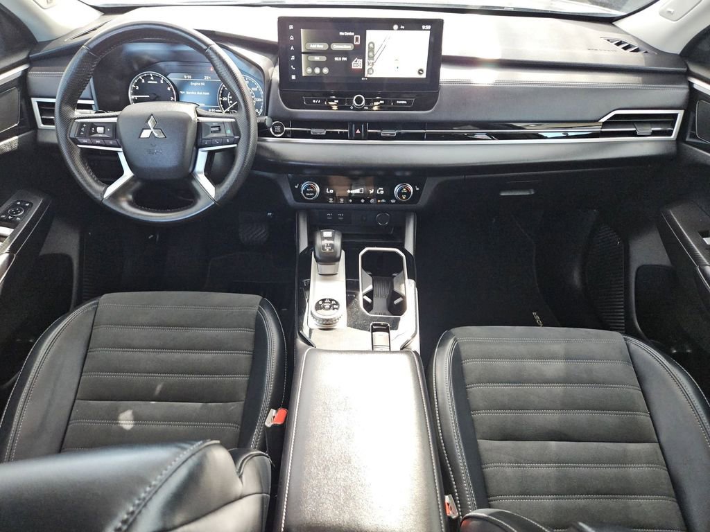 Used 2025 Mitsubishi Outlander SE AWD/4WD image 19