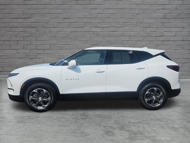 Used 2024 Chevrolet Blazer LT FWD image 2