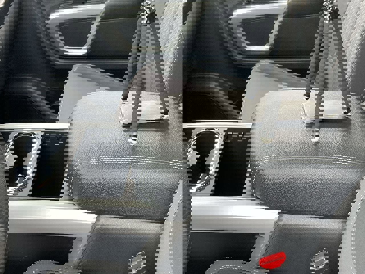 Used 2021 Nissan Titan SV w/ SV Convenience Package image 37