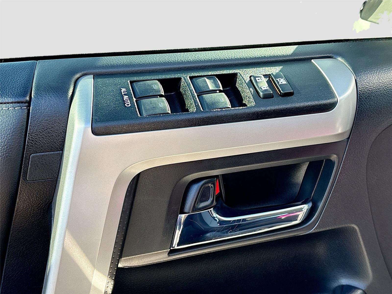 Used 2023 Toyota 4Runner SR5 image 18