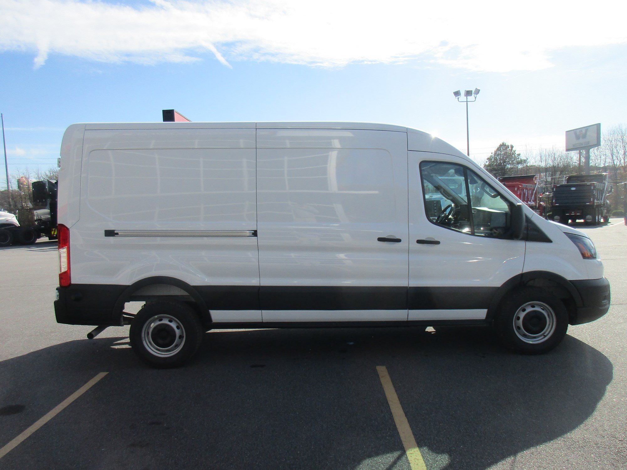 New 2026 Ford Transit 250 148 Medium Roof RWD image 4