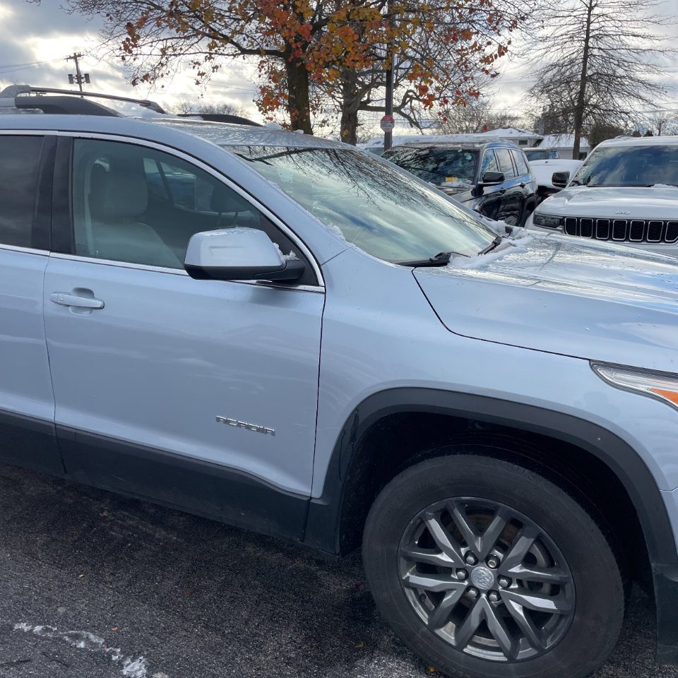 Used 2017 GMC Acadia SLT image 4