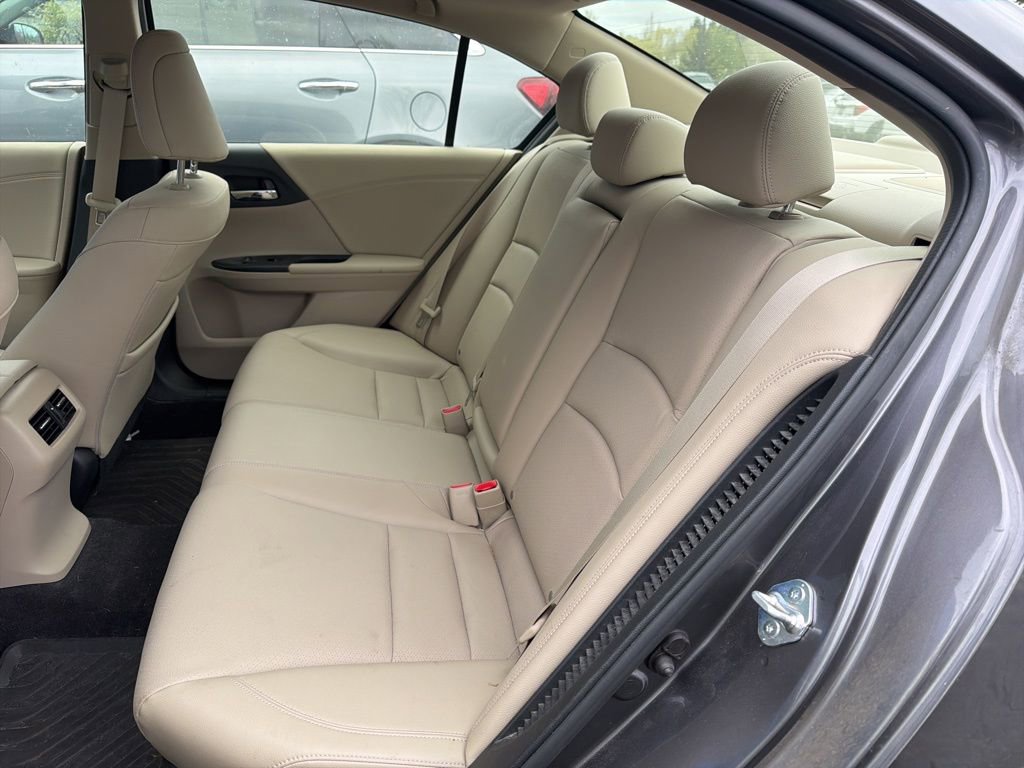 Used 2017 Honda Accord Touring image 7