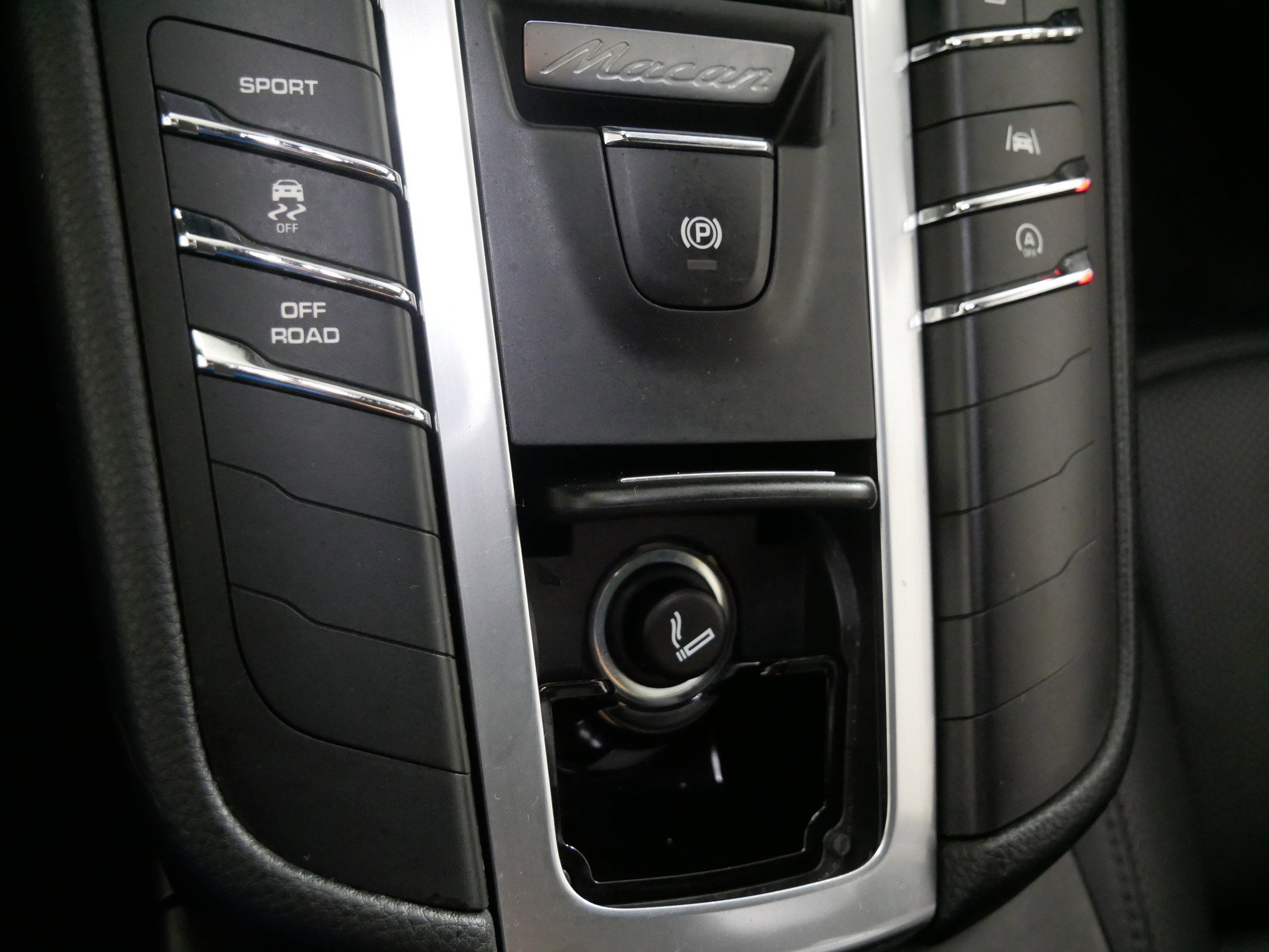 Used 2019 Porsche Macan image 30