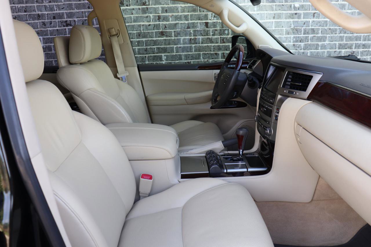 Used 2014 Lexus LX 570 4WD image 25
