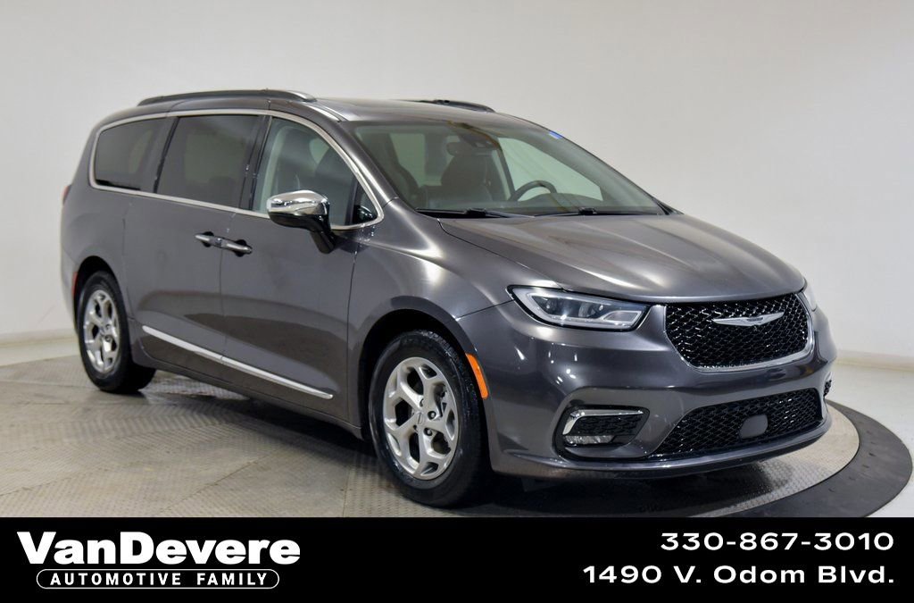 Used 2023 Chrysler Pacifica Limited image 1