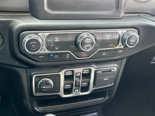 Used 2023 Jeep Wrangler Unlimited AWD/4WD image 18