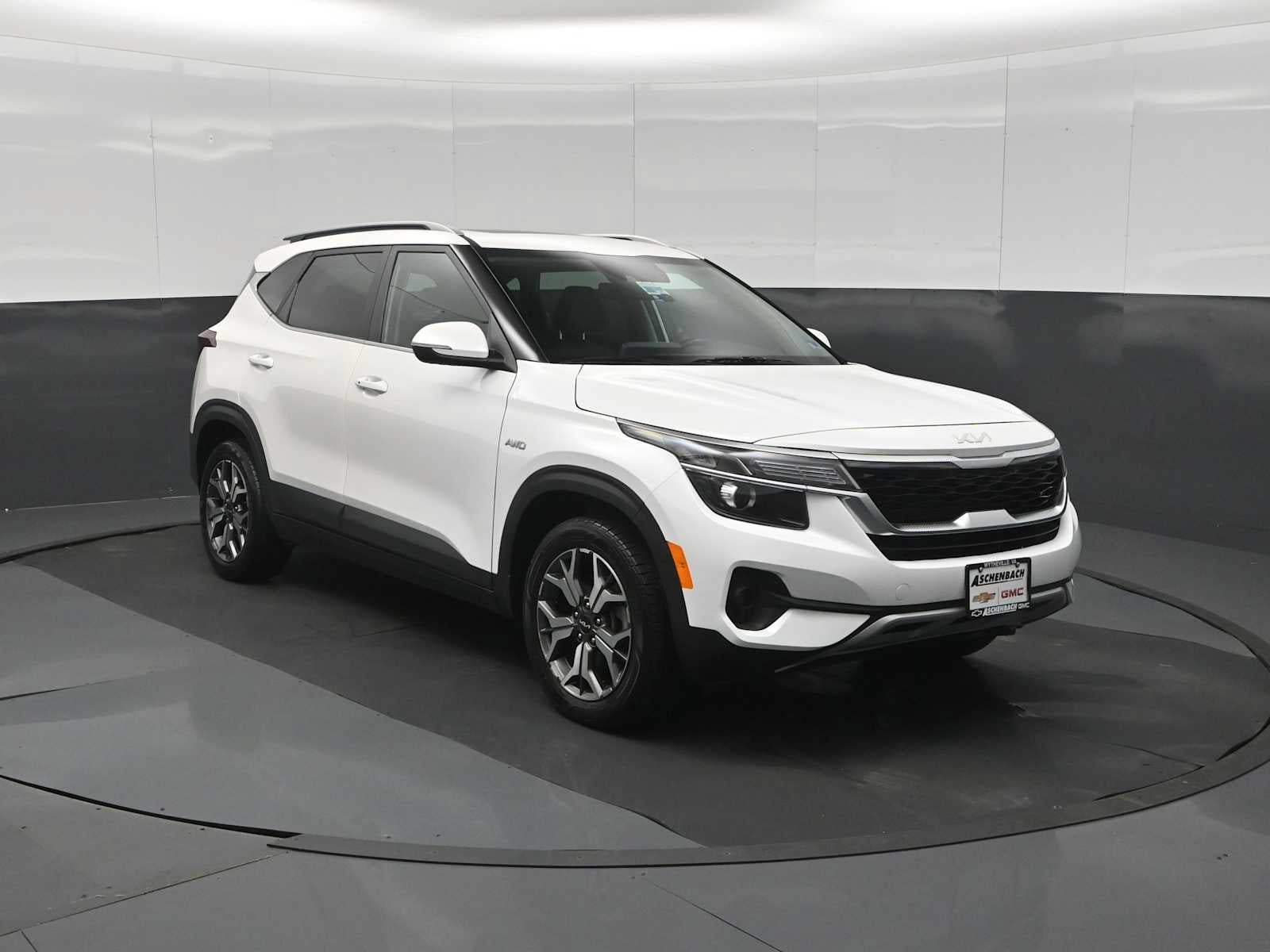 Used 2023 Kia Seltos EX AWD/4WD image 2