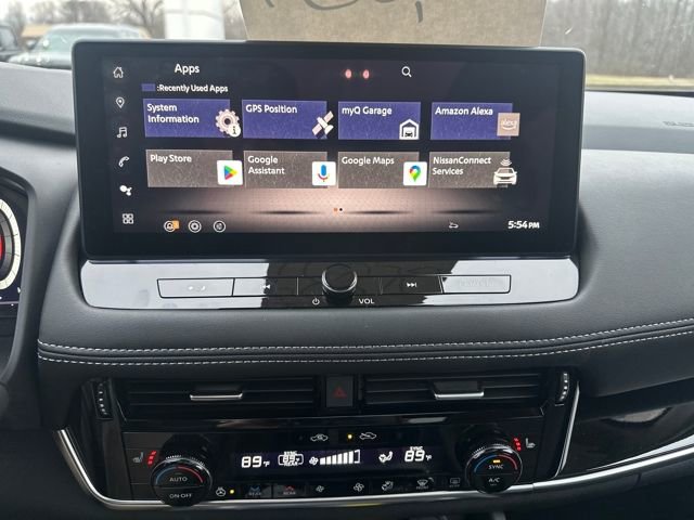 Used 2025 Nissan Rogue SL w/ Tech Package image 18